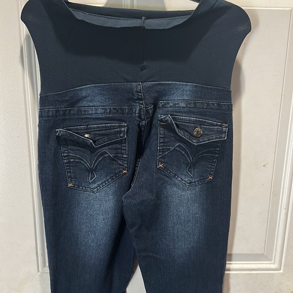 Bella Vida Maternity - Picture 7 of 13